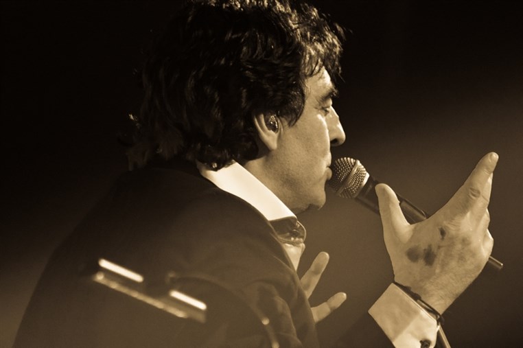 Claude Barzotti at The Legend Part 2